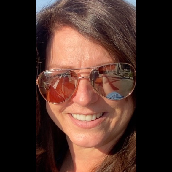 Meet your Posher, Brenda - Picture 1 of 1